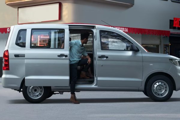 FabConvert.com_chevrolet-n400-move-minivan-lateral